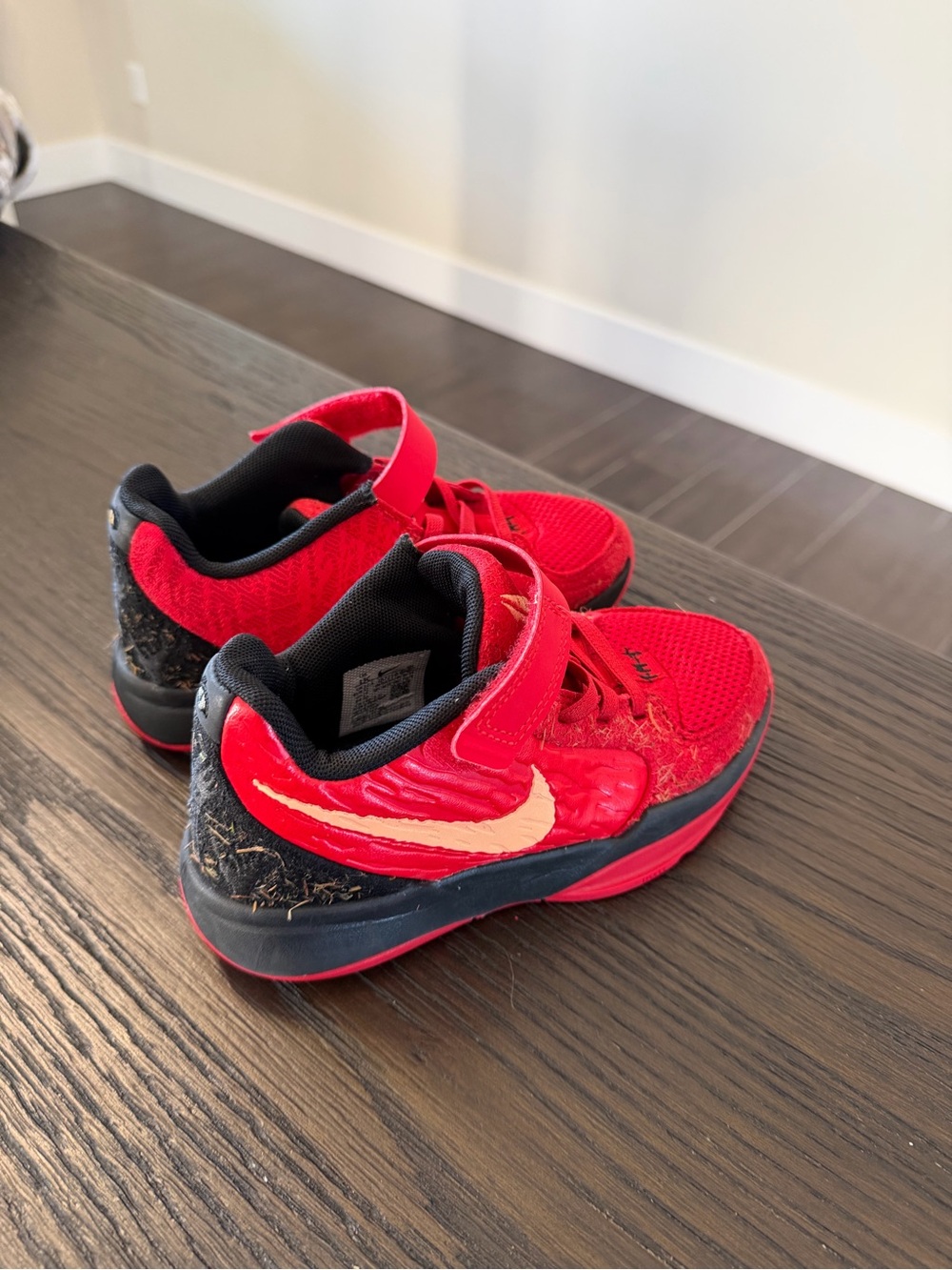 Nike Kids Red Sneakers with Gold Swoosh - Picture 2 of 8